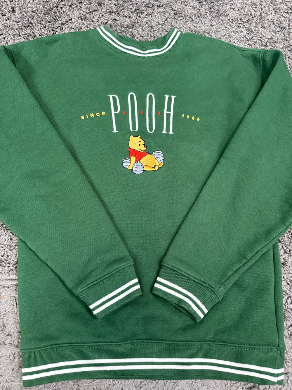 Vintage Disney Pooh Green Pullover Sweatshirt - Classic Winnie the Pooh